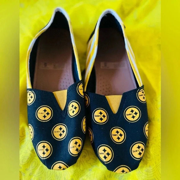 Pittsburgh Steelers Slip ons - Picture 1 of 3